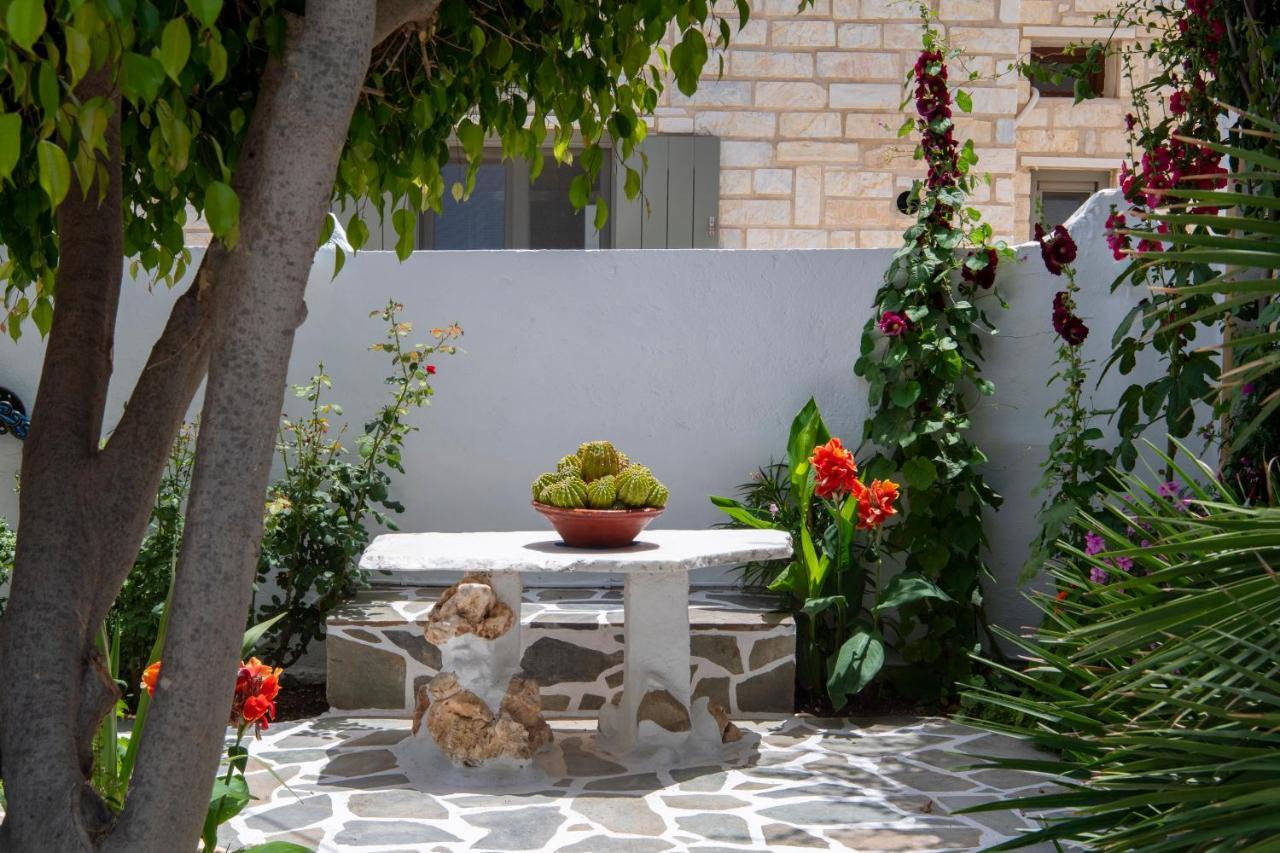 Ricos Two Bedroom House - Naoussa Paros Exterior photo